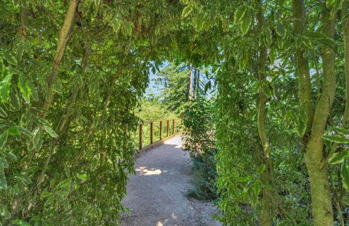 Stylish 3BR Retreat Close to Coast & Wineries - Foto 49