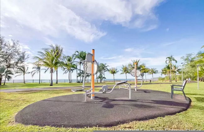 Yanti at Nightcliff Foreshore Pool Shops Cafe - Foto 34