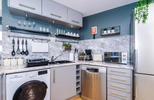 Stylish Penthouse, Free Parking, Pool Table, PS4 - Foto 17