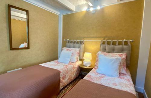 Studios with Mezzanine Rua da Moeda - Photo 16