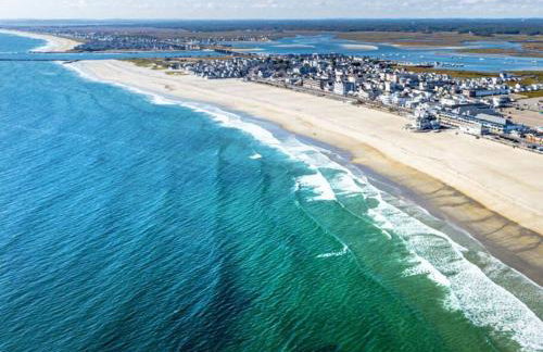 Luxury Suite in the Heart of Hamptons South Beach! - Photo 1