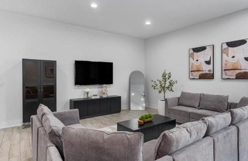 Mega Sized Luxury - Up to 24 Ppl - Downtown Access - Foto 1