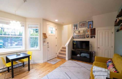 Adorable Cozy House with Parking and Loft! - Foto 48