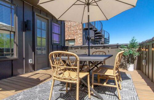 The Ultimate Double Rooftop Deck with Skyline Views - Foto 52