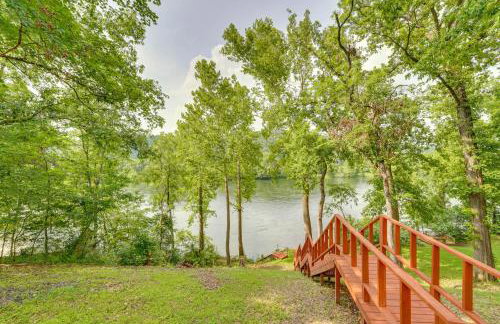 Flippin Home with Fire Pit Walk to White River! - Foto 24