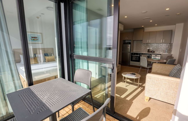 Ramada Suites By Wyndham Victoria Street West - Photo 42