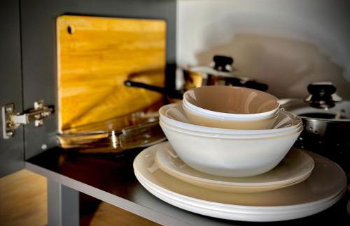 Stay by Home Deluxe Apartment WiFi-PS4-TV-Loft-Bath-Kitchen - Foto 28