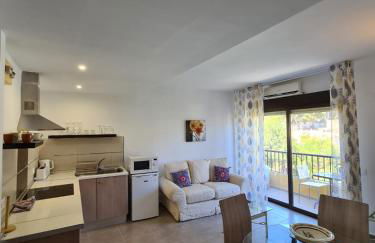 Apartamento con piscina a unos metros de la playa - Foto 1