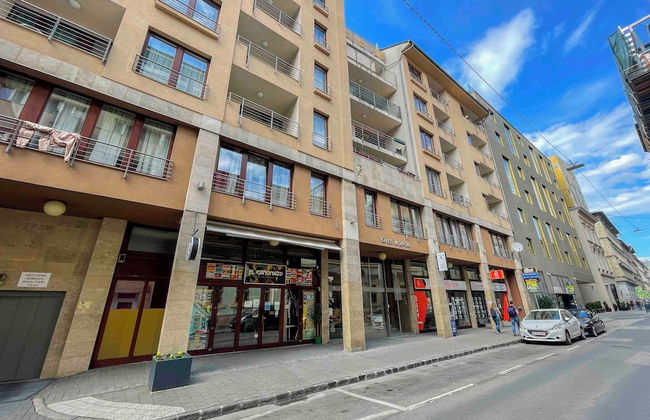 Opera Residence - Photo 1