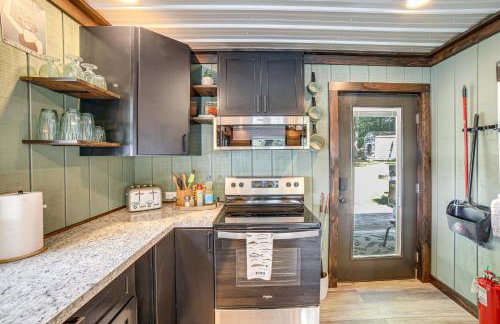 Private Island Home in Belding with Dock and Grill! - Foto 8