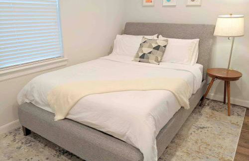 TMC 3-Story Townhome FREE EV Charge - Foto 17