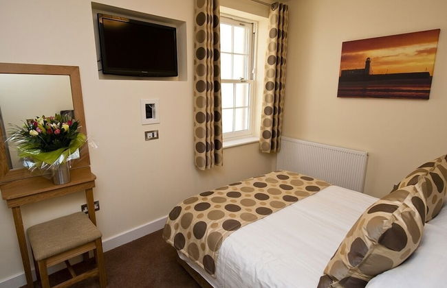 Harbourside Apartments - Photo 3