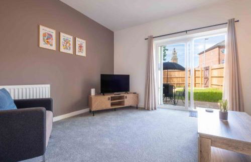 Modern and Comfortable Home away from Home - Photo 1