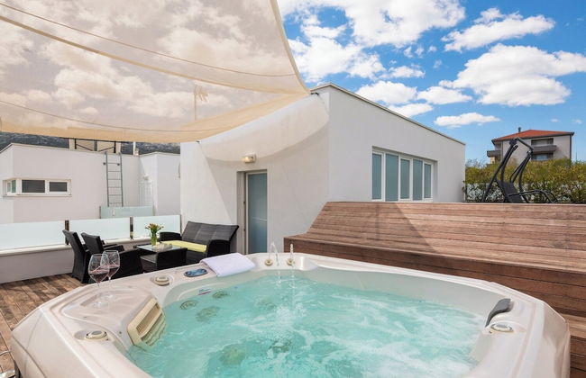 Stunning Villa Sofia With Heated Pool IN Split Hinterland - Foto 35