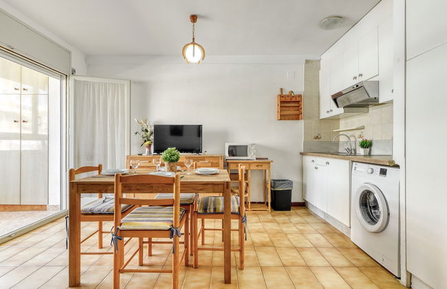 Apartment in Rosas Near Platja de Sta Margarida - Photo 14