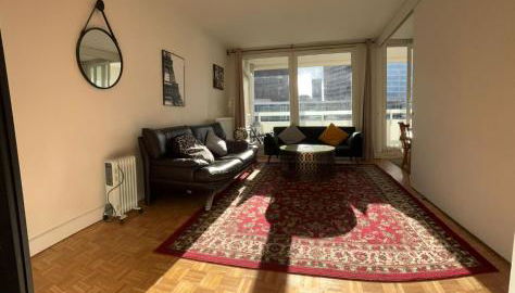 5 mn (450 m) walk Metro/La Defense/Netflix/Parking - Foto 1
