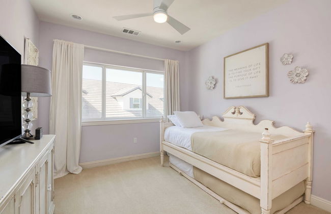 Grand Contento by Avantstay Extraordinary Estate w/ Pool & Movie Room - Photo 6