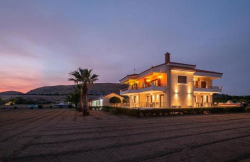 Anni Seafront Studios - Photo 41