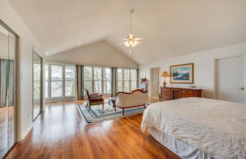 Lakefront Troutman House with Spectacular Sunsets! - Foto 17