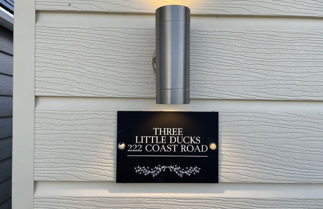 Contemporary Beachfront Bungalow With Direct Access to the Sea - Foto 42