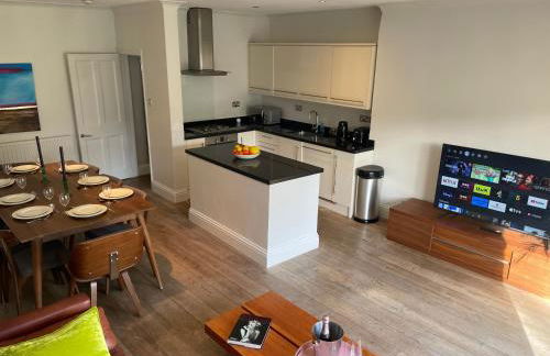 Beautiful 4B.2Ba House + office - Foto 12