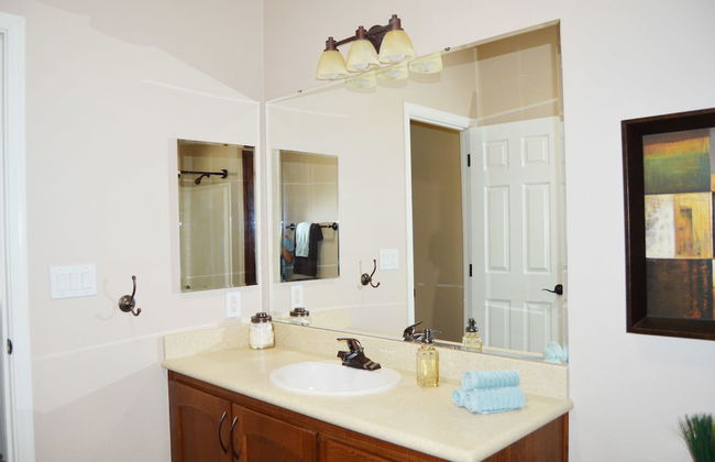 Gorgeous 3BD Havasu Home with Lake View - Foto 14