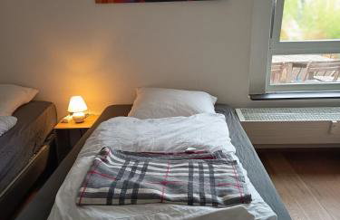 IN VILLA APARTMENT 56 qm Check-in,free parking, WIFI , TV, FULL KITCHEN - Foto 6