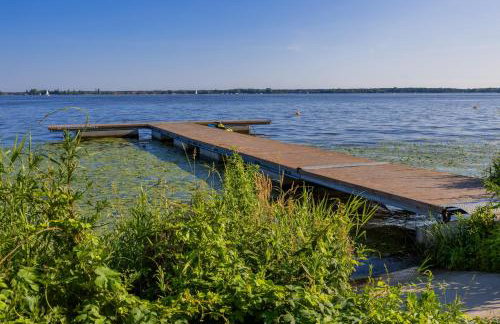 Modern Apartment by the Lake with Parking & Sauna in Zegrze by Noclegi Renters - Foto 29