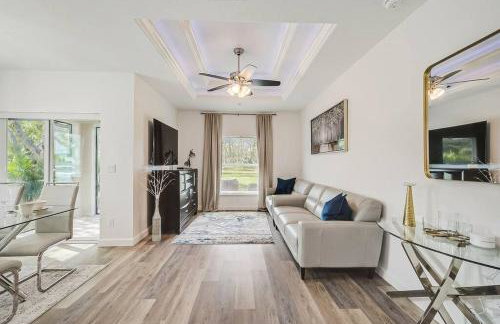 SW Florida Luxury Modern Retreat, King Bed Suite , Close to Beaches / Golfing / Fishing / Air Ports , 2023 Built - Foto 13