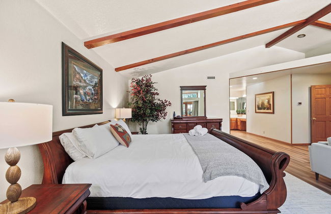 Alpenglow Chateau by Avantstay Ideal Big Bear Location w/ Pool Table & Hot Tub! - Foto 24