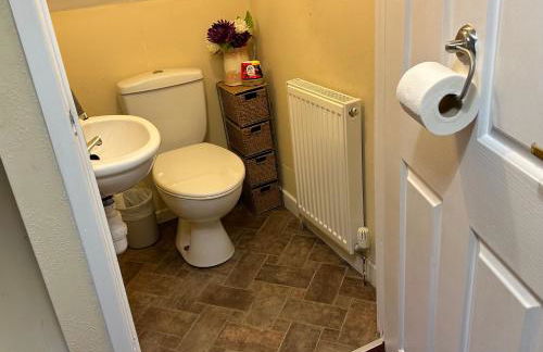 Llanidloes Townhouse-pet-friendly-sleeps 7-Mid Wales - Foto 26