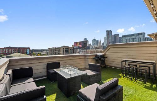 3 BD Townhome w Rooftop Terrace w Free Parking - Foto 27