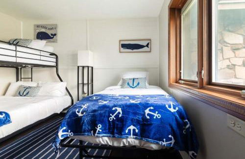 Waterfront Home with Dock Sleeps 8 - Foto 41