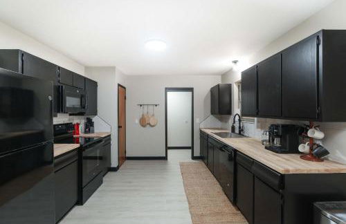 East Side Oasis 3BR 2 BA Coffee 5Min to Town East - Foto 6