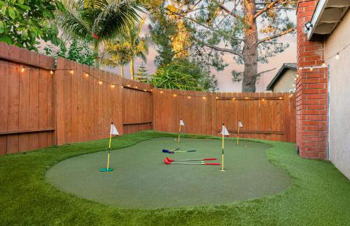 Entire Private Home with 3 Bedrooms 2 Bathrooms, Gated Yard, Garage, Hot Tub, 4-Beds, Golf, Mira Mesa, Available Now - Photo 26