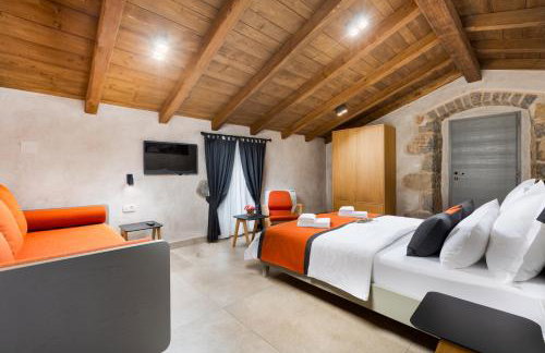 Luxury Jerini Barn - Photo 85