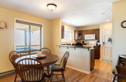 Deck w/ Forest Views, Ping Pong Blue Ridge Mtn Escape Ash Vale by Avantstay - Foto 22