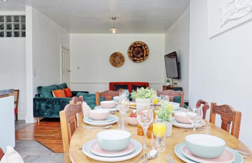 Beautiful 5 bed house, relaxing garden and driveway parking 10 min to the beach - Foto 14