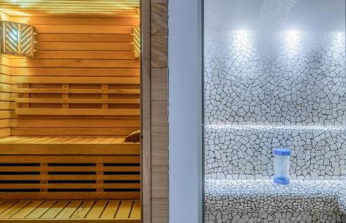 Stunning Home In Magliolo With Sauna - Photo 37