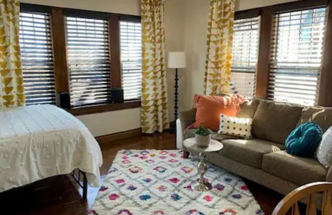 Evie's apartment - Photo 54