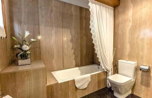 Picturesque Costa Brava Countryside Villa - Foto 29