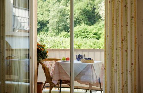 Kreuzwegerhof Nals - Historic Nature Stay with Pool near Meran & Bozen - Photo 5