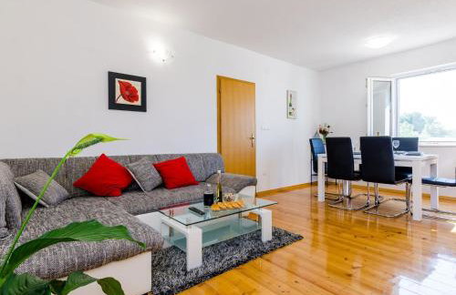 Apartment & Rooms Ma din - One Bedroom Apartment with Balcony and Sea View - Foto 4