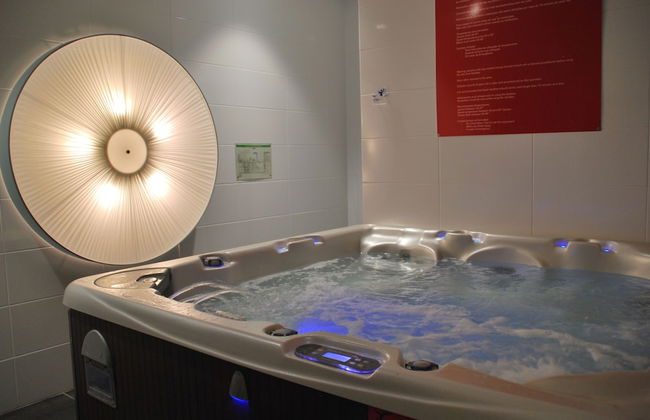 Whales Bay Hotel - Photo 46