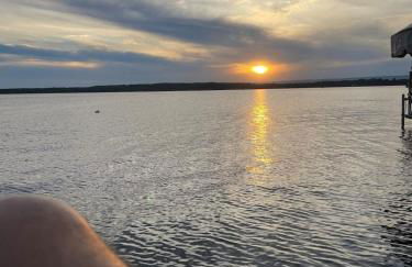 Saratoga Lake Boathouse Retreat - Photo 40