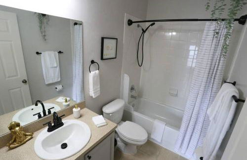 Renovated Modern Industrial Suite 2 BR Condo - Foto 24