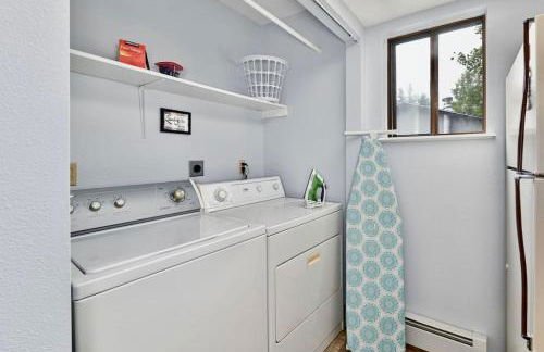 Sneaky Moose Townhome 2BR 2BA - Foto 18