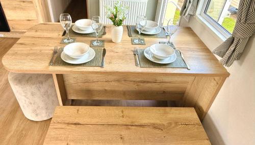 Shamrocks Cove Caravan - Award-Winning Coastal Retreat - Foto 5