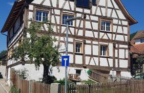 Historisches Fachwerkhaus "Hoher Hirschen" mit romantischem Hof und Garten - Charmantes Studio und grosses, museales Apartment - Foto 1