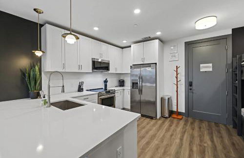 Modern Condo for 6 with Rooftop & Gym Near DT - Foto 4